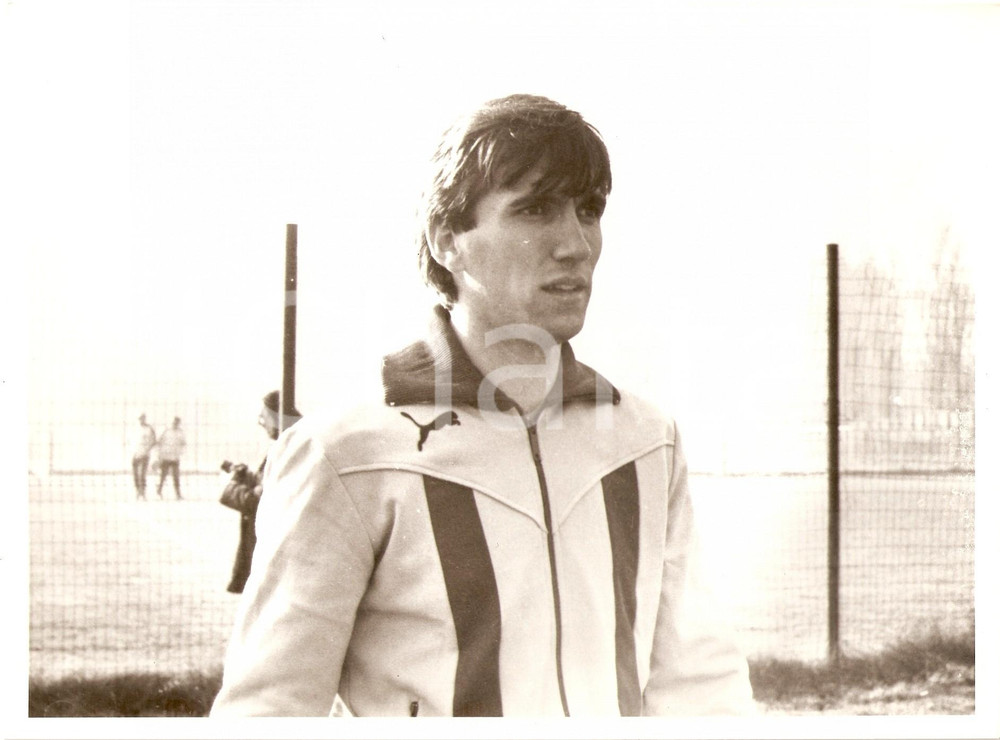 Fotografia d epoca originale 1982 JUGOSLAVIA Calcio MONDIALI Zoran VUJOVIC durante allenamento Fotografia 1