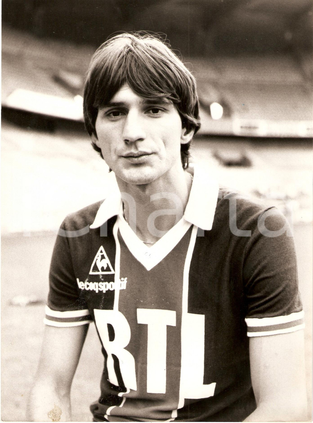 Fotografia d epoca originale 1981 FRANCIA Calcio PARIS SAINTGERMAIN Ivica SURJAK Ritratto Fotografia 1