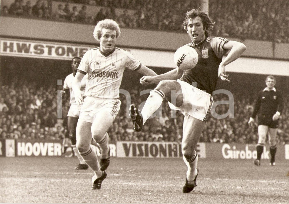 Fotografia d epoca originale 1980 ca WEST HAM  NOTTINHAM FOREST Calcio Billy BONDS Ian WALLACE Fotografia 1