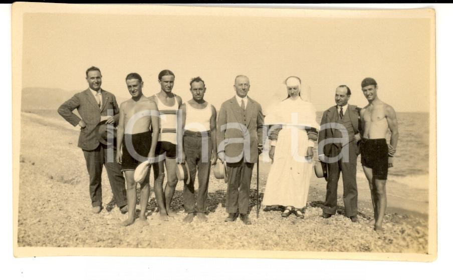 Fotografia d epoca originale 1929 LOANO SV Podestà ALESSANDRIA Luigi VACCARI con suora in colonia Foto 1