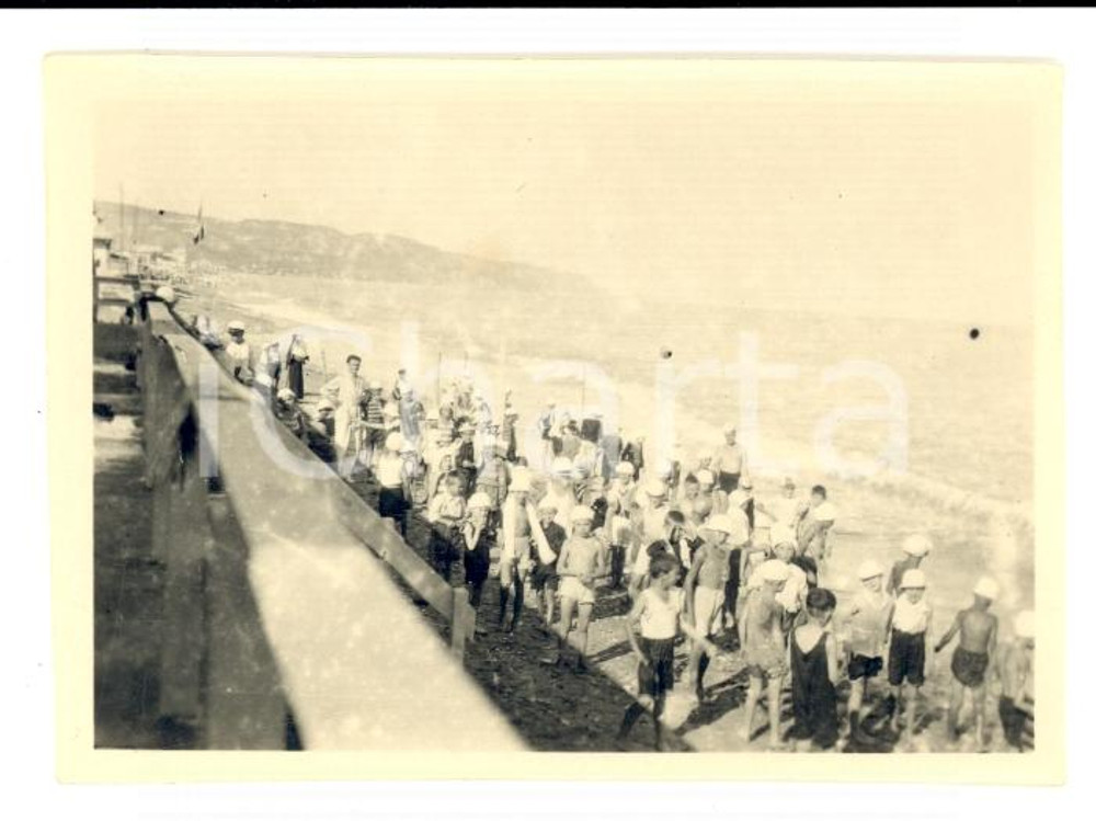 Fotografia d epoca originale 1931 LOANO SV Bambini alla colonia municipale di ALESSANDRIA Foto 9x6 cm 1