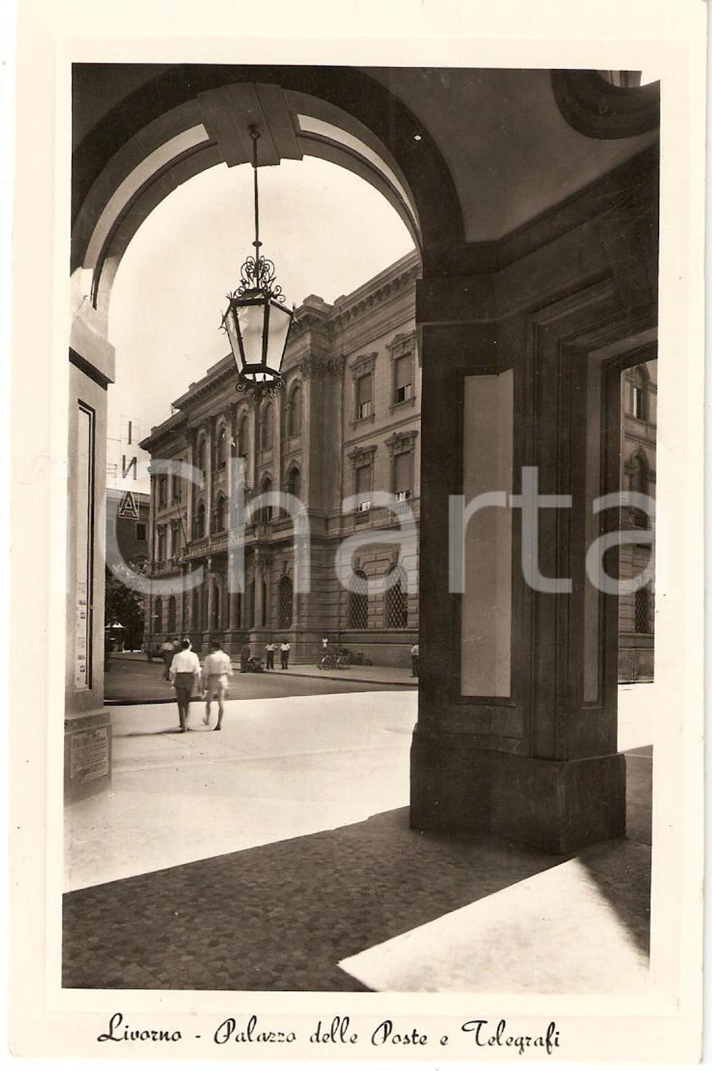 Cartolina originale da collezione 1958 LIVORNO Palazzo POSTE E TELEGRAFI Animata Cartolina FP VG 1