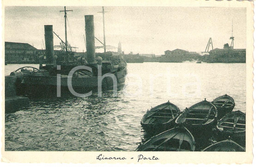 Cartolina originale da collezione 1930 ca LIVORNO Barche ormeggiate al PORTO Cartolina FP NV 1