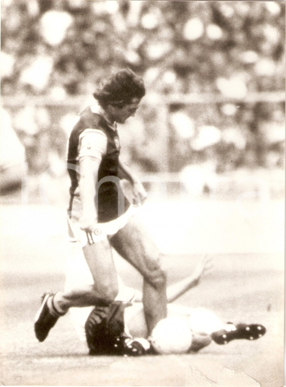 Fotografia d epoca originale 1980 circa ASTON VILLA Calcio Dennis MORTIMER durante partita Fotografia 1