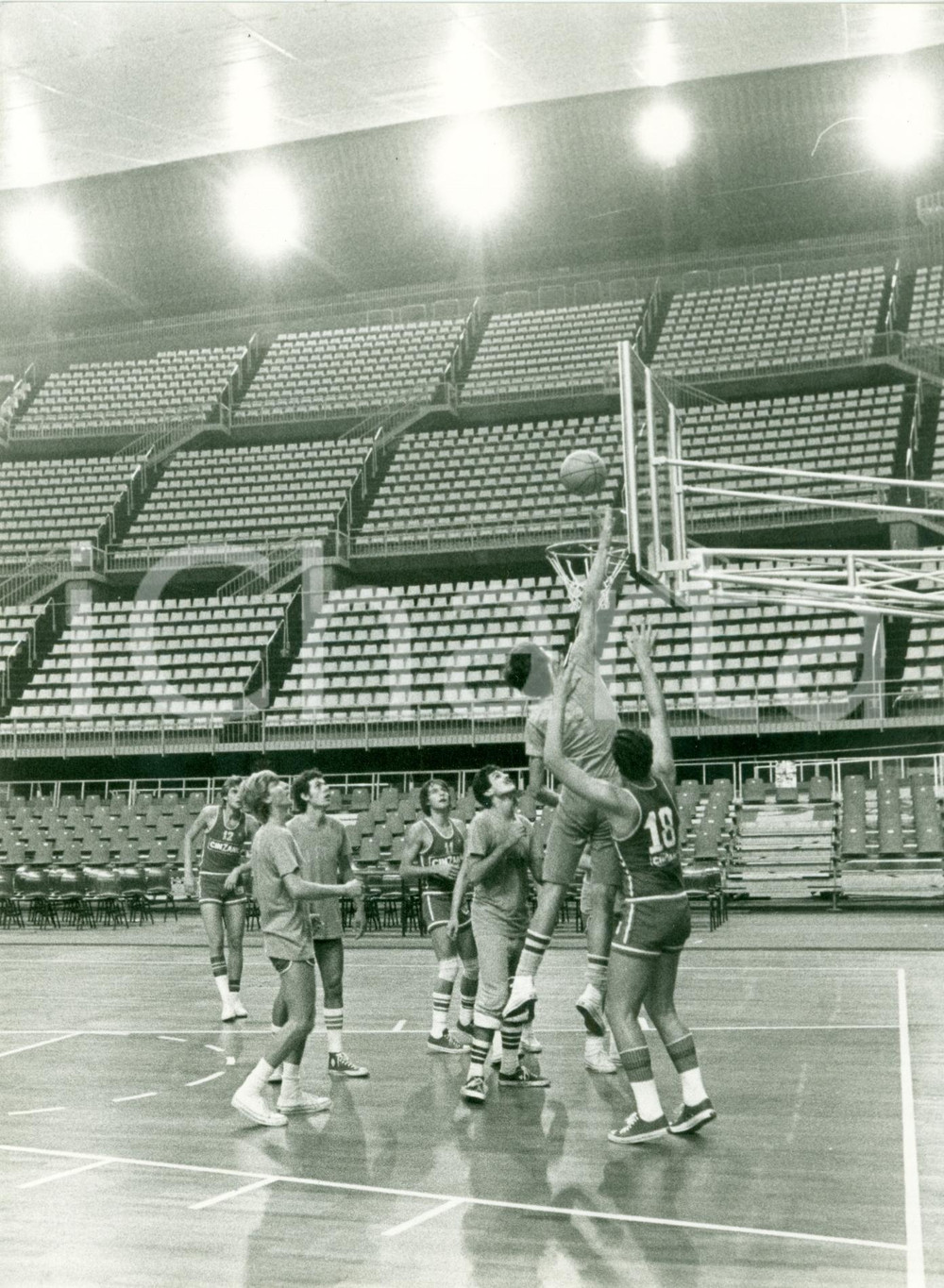 Fotografia d epoca originale 1978 MILANO Basket XEROXCINZANO Allenamenti prepartita FOTOGRAFIA 1