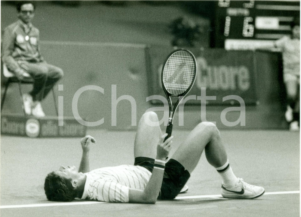 Fotografia d epoca originale 1983 MILANO Tennis Hank PFISTER sconfitto al MILAN INDOOR Fotografia 1