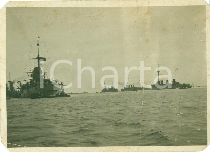 Fotografia d epoca originale 1910 ca BRINDISI R.N. Enrico DANDOLO a sbarramento del porto R.N. SAN GIORGIO 1