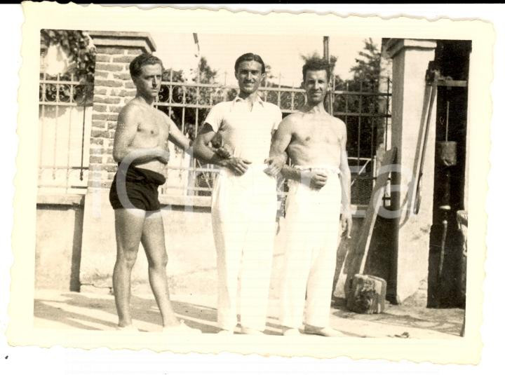 Fotografia d epoca originale 1934 ALESSANDRIA Militari CANOTTIERI al circolo TRIPOLI sul TANARO Foto 1