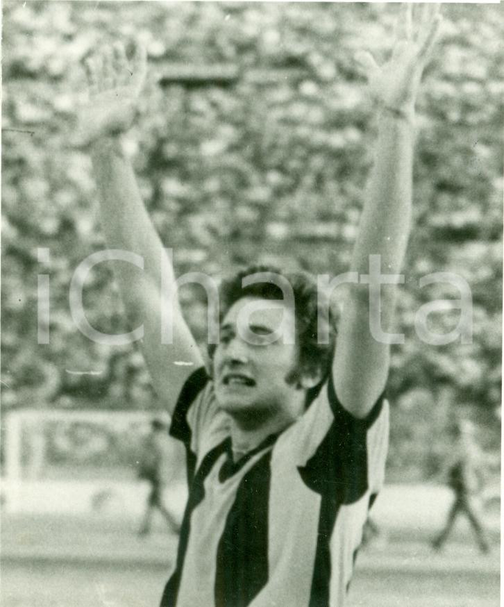 Fotografia d epoca originale 1973 URUGUAY Calcio Ferdinando MORENA esulta maglia PENAROL Fotografia 1