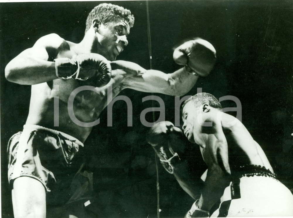 Fotografia d epoca originale 1970 ca BOXE Pugile Floyd PATTERSON durante un match Fotografia 1