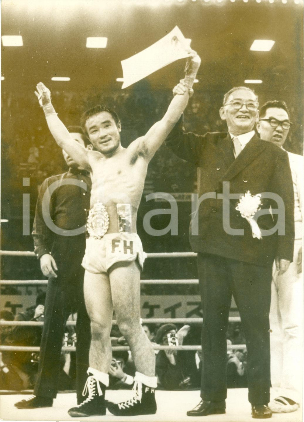 Fotografia d epoca originale 1965 TOKYO JAPAN Boxe Masahiko HARADA batte Alan RUDKIN Fotografia 1