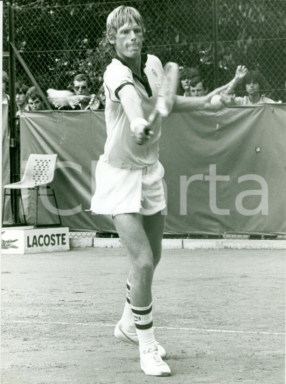 Fotografia d epoca originale 1980 ca TENNIS Peter FLEMING durante un servizio Fotografia 1