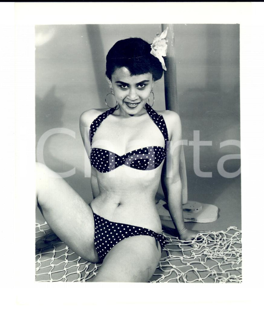 Fotografia d epoca originale 1965 ca USA  EROTICA VINTAGE Sexy woman posing in polka dot bikini PHOTO 1