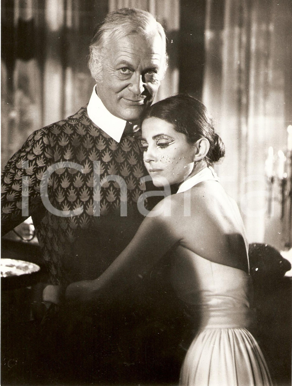 Fotografia d epoca originale 1971 THE MEPHISTO WALTZ Jaqueline BISSET hugs Curd JURGENS Foto di scena 1