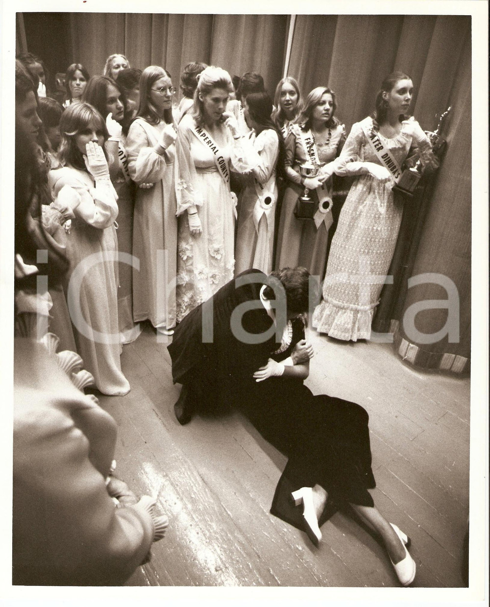 Fotografia d epoca originale 1975 SMILE Faint during Young AMERICAN MISS movie by Michael RITCHIE Photo 1