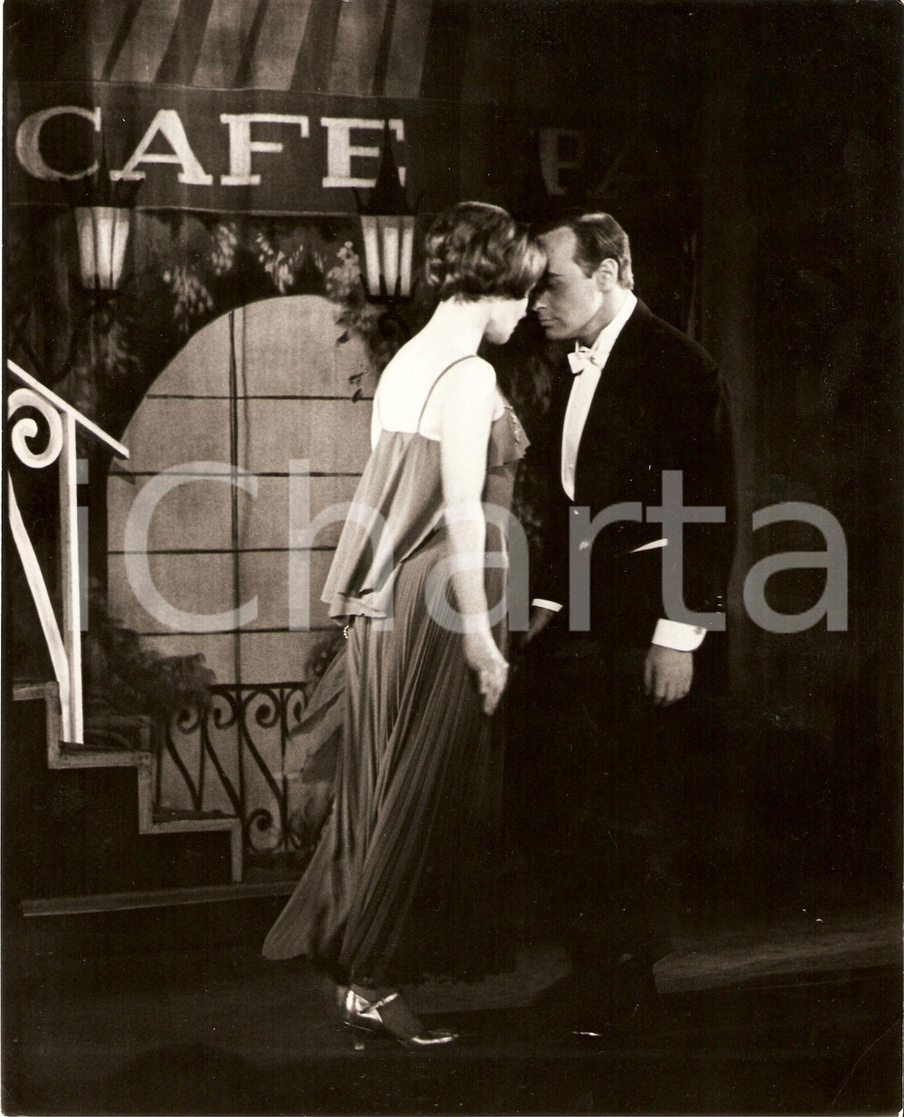 Fotografia d epoca originale 1965 ca DIVORCE ME DARLING Musical Anna SHARKEY Cy YOUNG ballano Foto di scena 1