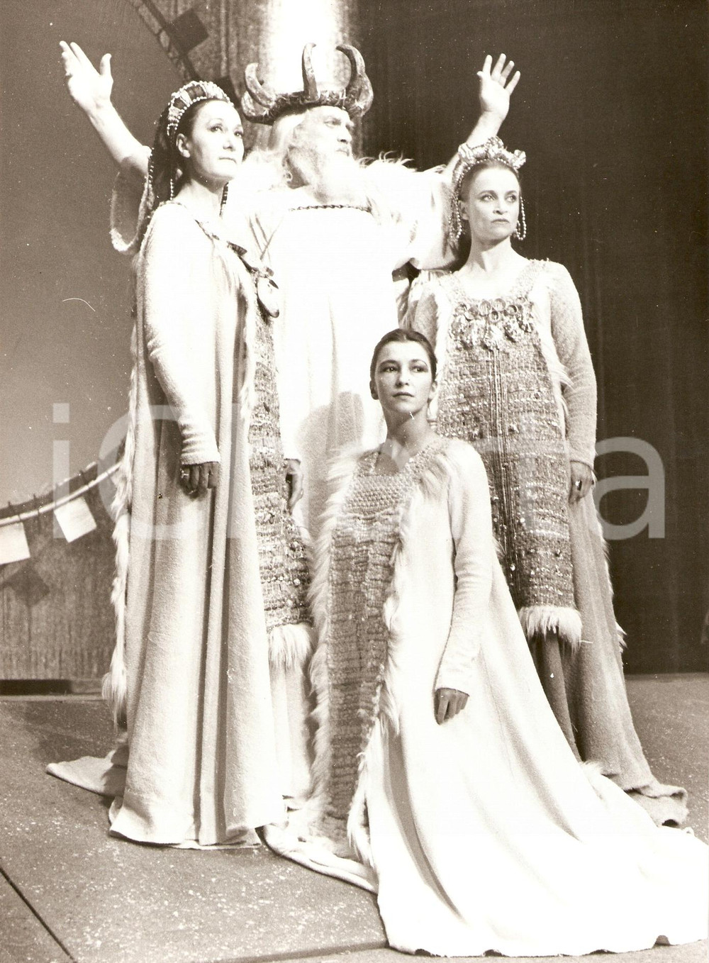 Fotografia d epoca originale 1978 LE ROI LEAR Teatro Jean MARAIS Gisèle TOURET Annie BERTIN Foto di scena 1
