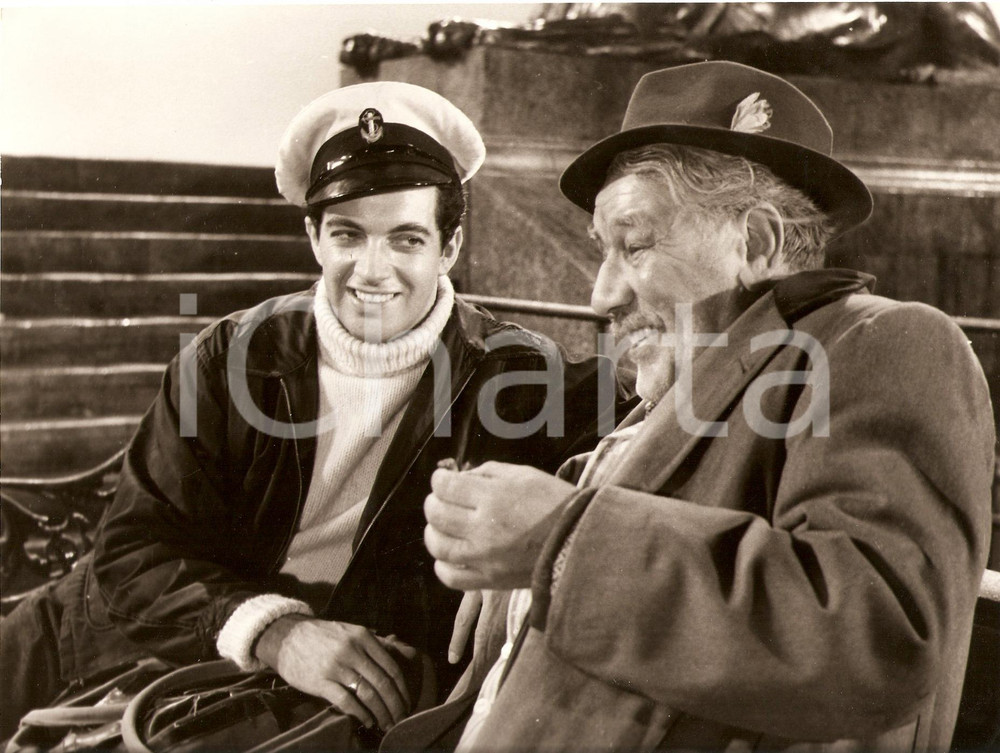 Fotografia d epoca originale 1959 HEART OF A MAN Peter SINCLAIR Frankie VAUGHAN on Thames Embankment Photo 1