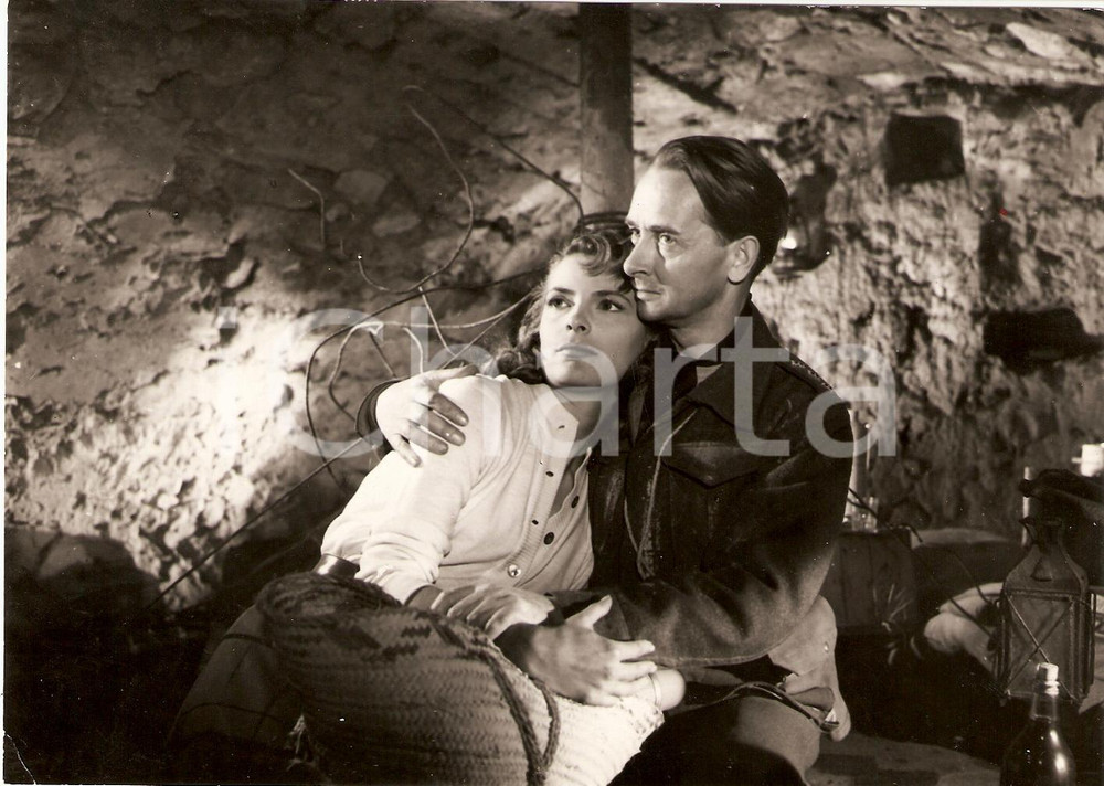 Fotografia d epoca originale 1956 JE PLAIDE NON COUPABLE Abbraccio tra AndrÃ©e DEBAR e John JUSTIN Foto scena 1