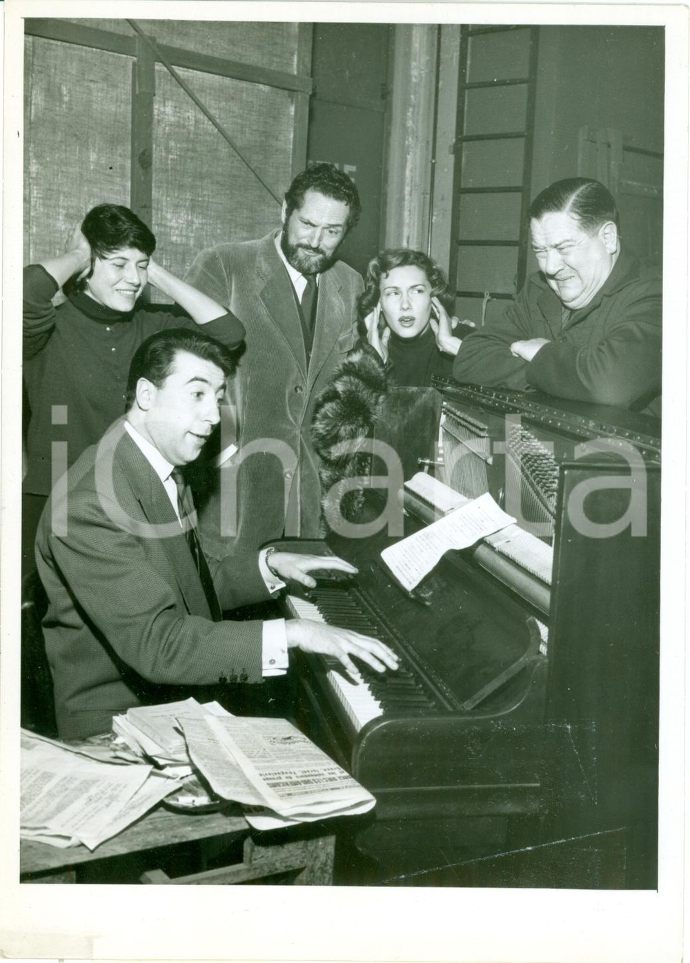 Fotografia d epoca originale 1954 PARIS JeanMarc TENNBERG assorda al piano Jacques DUMESNIL AndrÃ© GABRIELLO 1