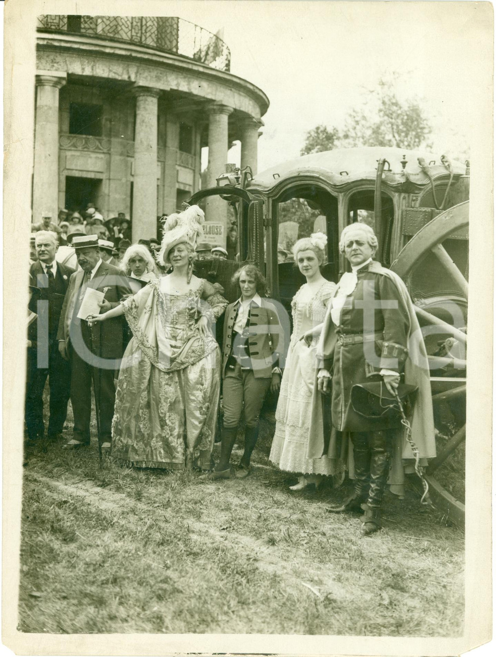 Fotografia d epoca originale 1932 AMBOISE Cécile SOREL Berthe BOVY recitano FIGARO per HARTMANNSWILLERKOPF 1 1