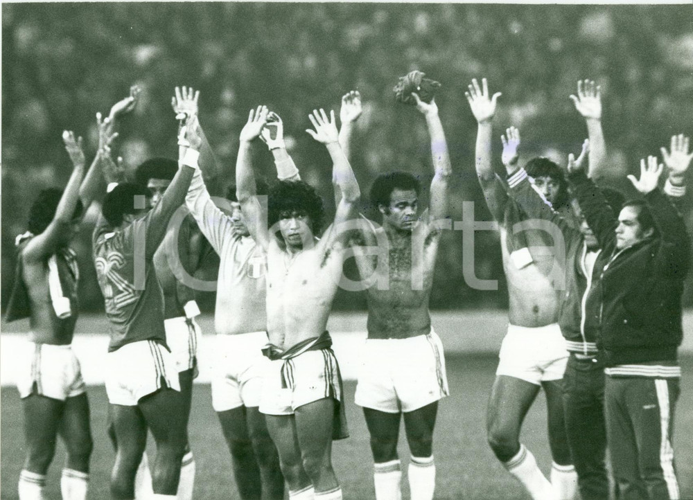Fotografia d epoca originale 1978 ARGENTINA Mondiali calcio PERU   IRAN Nazionale peruviana esulta FOTO 1