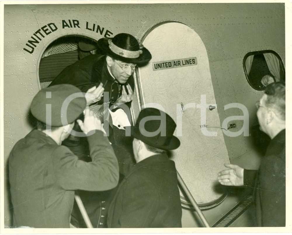 Fotografia d epoca originale 1936 SAN FRANCISCO Card. Eugenio PACELLI aereo US AIRLINES Foto DANNEGGIATA 1