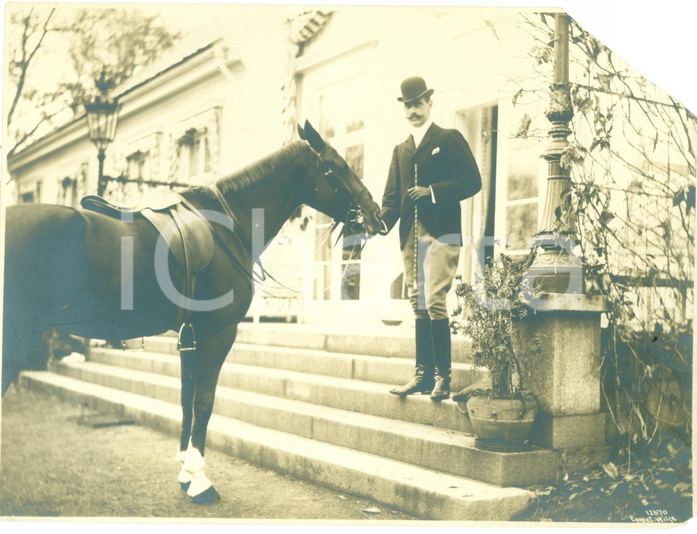 Fotografia d epoca originale 1915 ca BYGDOY NORVEGIA Re HAAKON VII con il suo cavallo Foto DANNEGGIATA 1