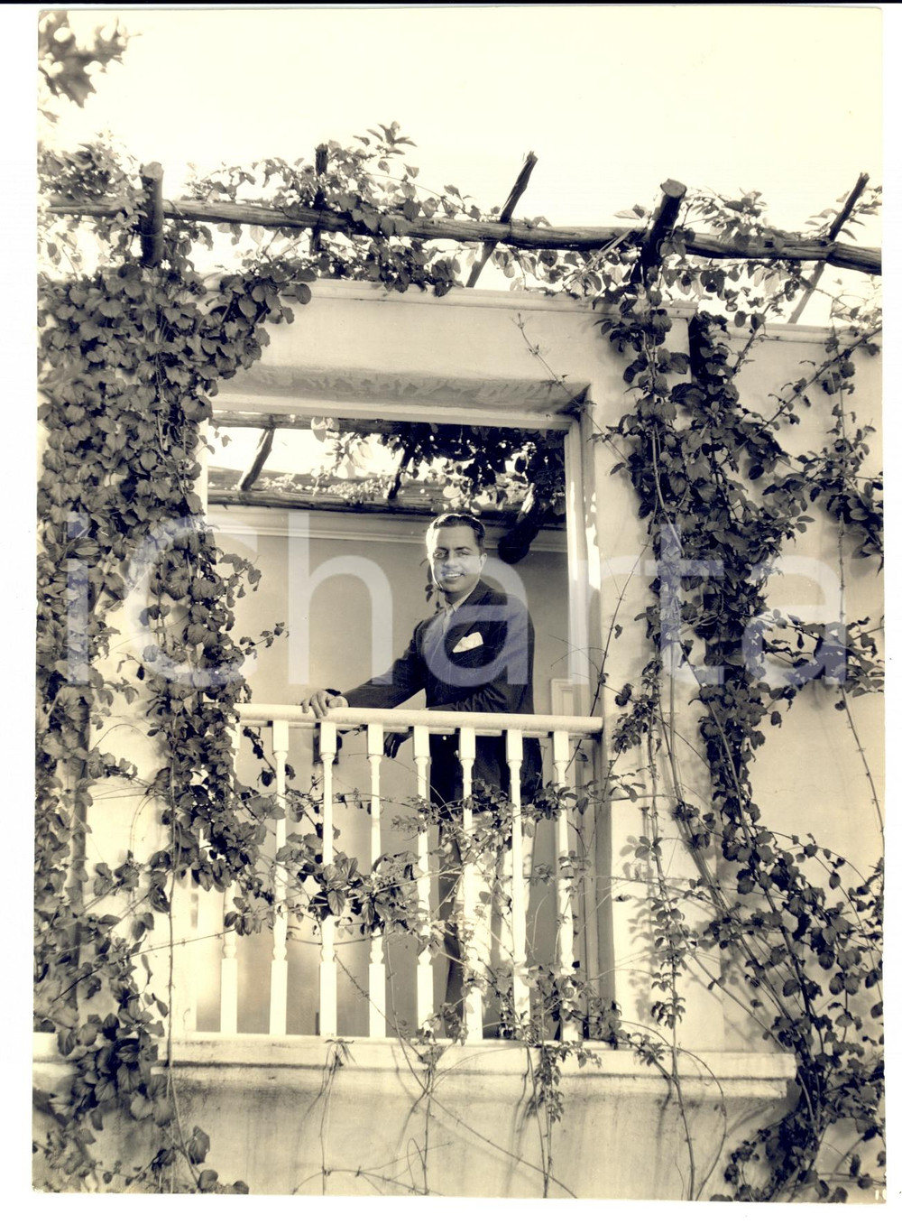 Fotografia d epoca originale 1940 ca FRANCIA ? Attore William POWELL posa in casa di campagna Foto TRAMPUS 1