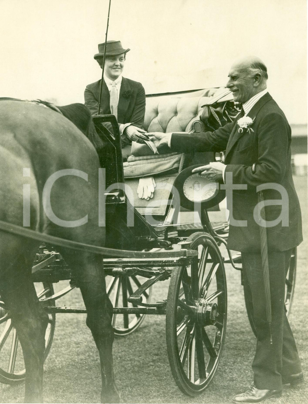 Fotografia d epoca originale 1936 LONDON UK Miss COLEBROOK vince maratona ippica RICHMOND Fotografia 1