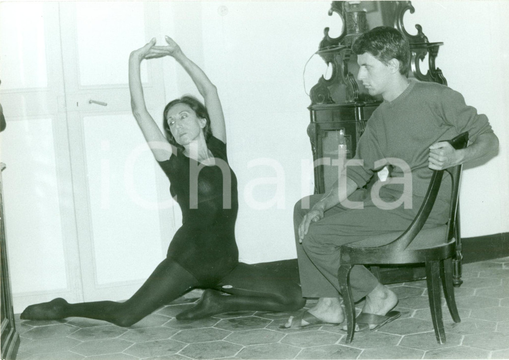 Fotografia d epoca originale 1965 ca ROMA Maria CUMANI QUASIMODO esercizi danza con figlio Alessandro FOTO 1