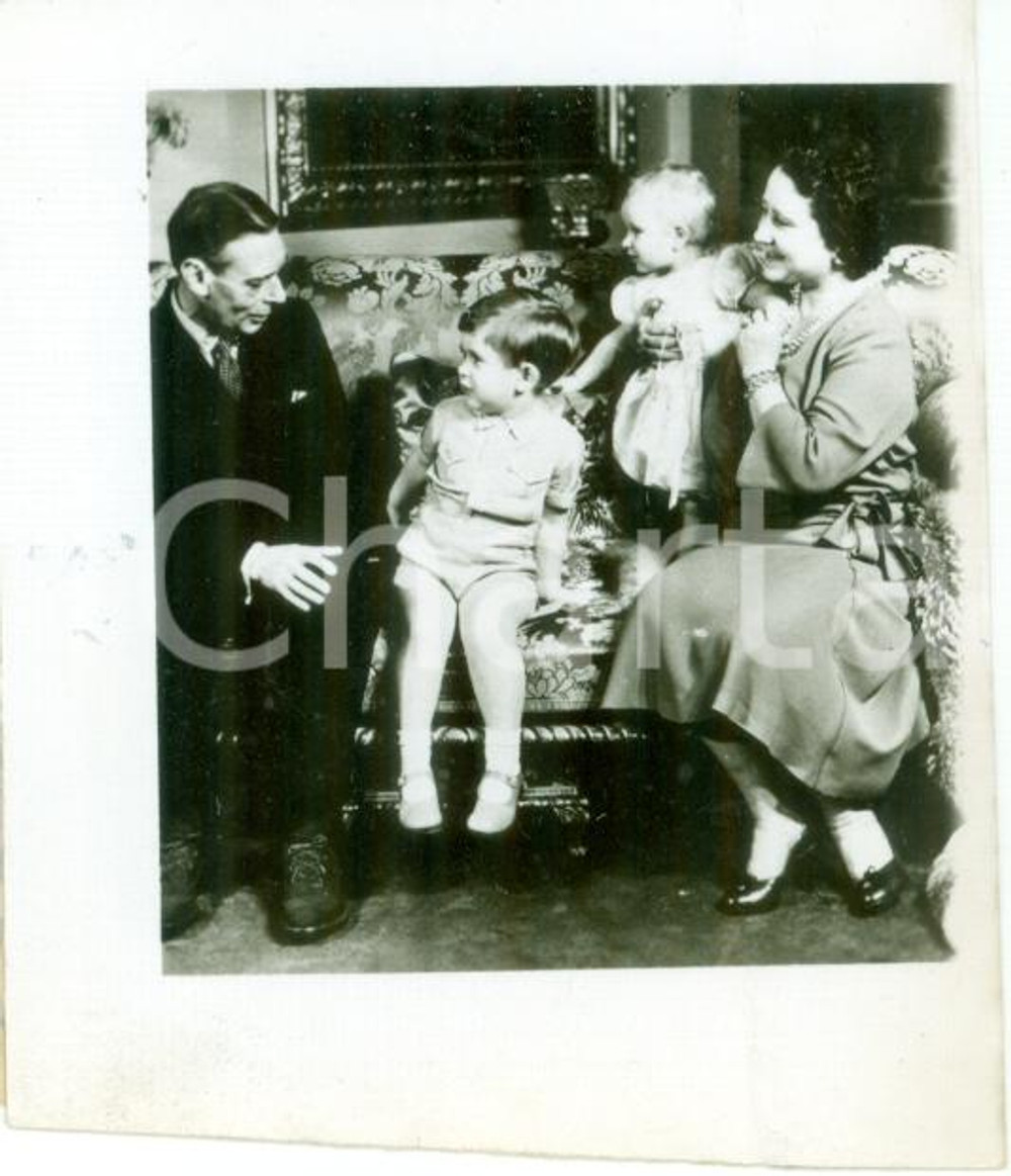Fotografia d epoca originale 1953 LONDON King George VI Queen Elizabeth Prince Charles Photograph 1