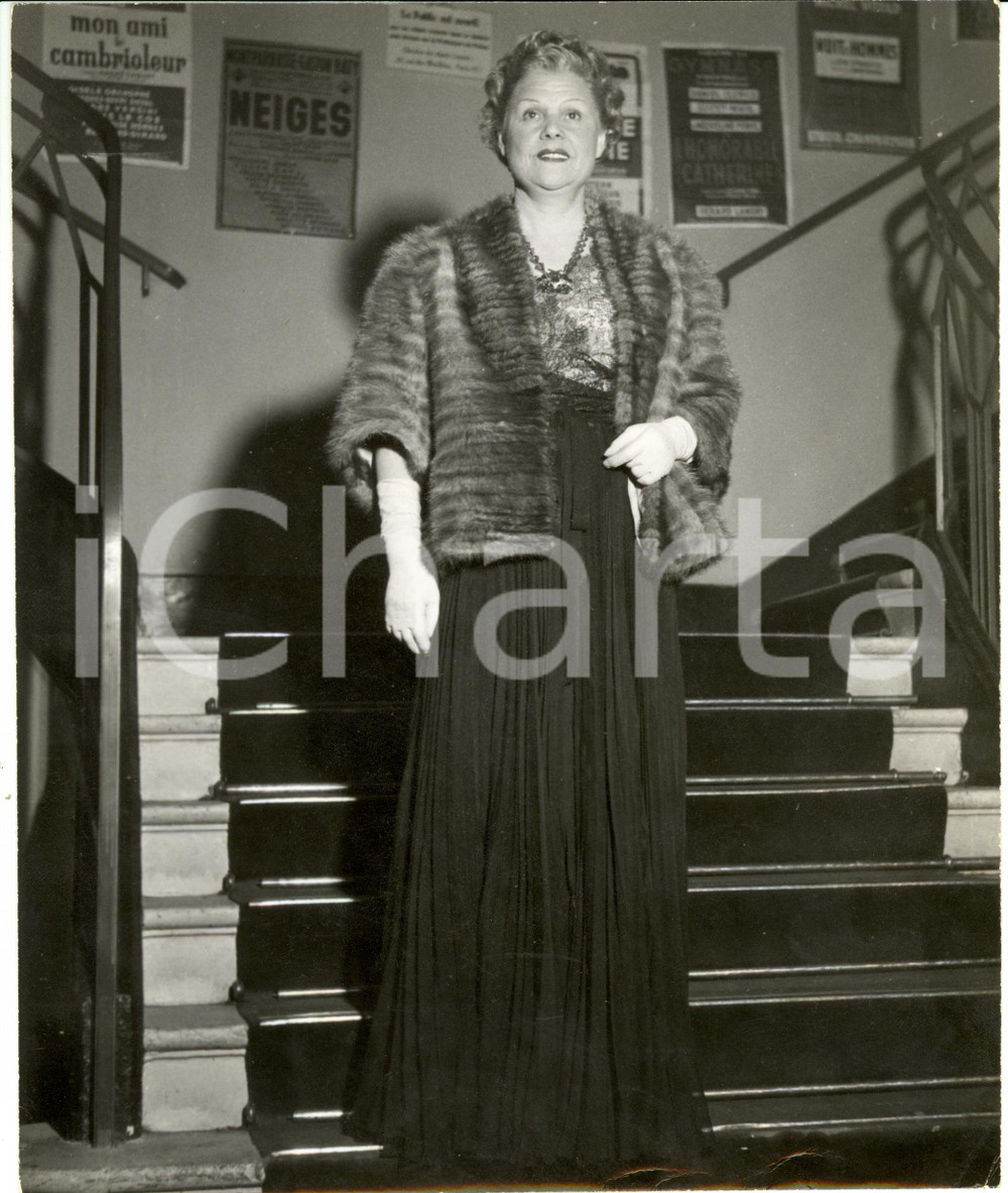 Fotografia d epoca originale 1955 ca PARIS Ritratto dell attrice Elvire POPESCO Fotografia 17 x 21 cm 1