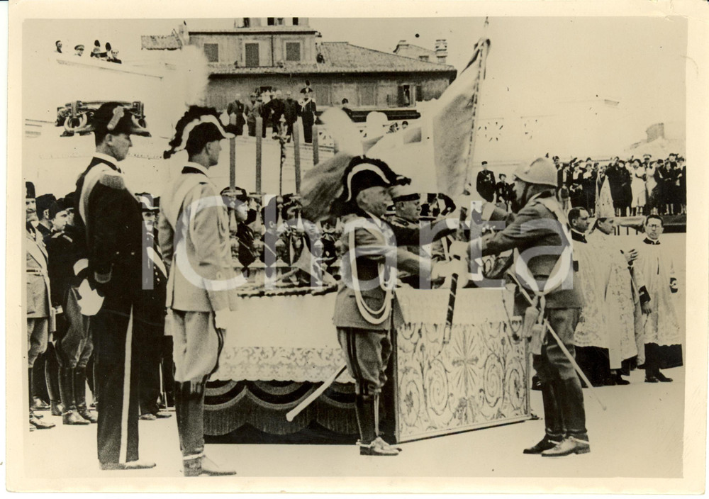 Fotografia d epoca originale 1935 ROMA Vittorio Emanuele III cerimonia per XX anniversario entrata in guerra 1