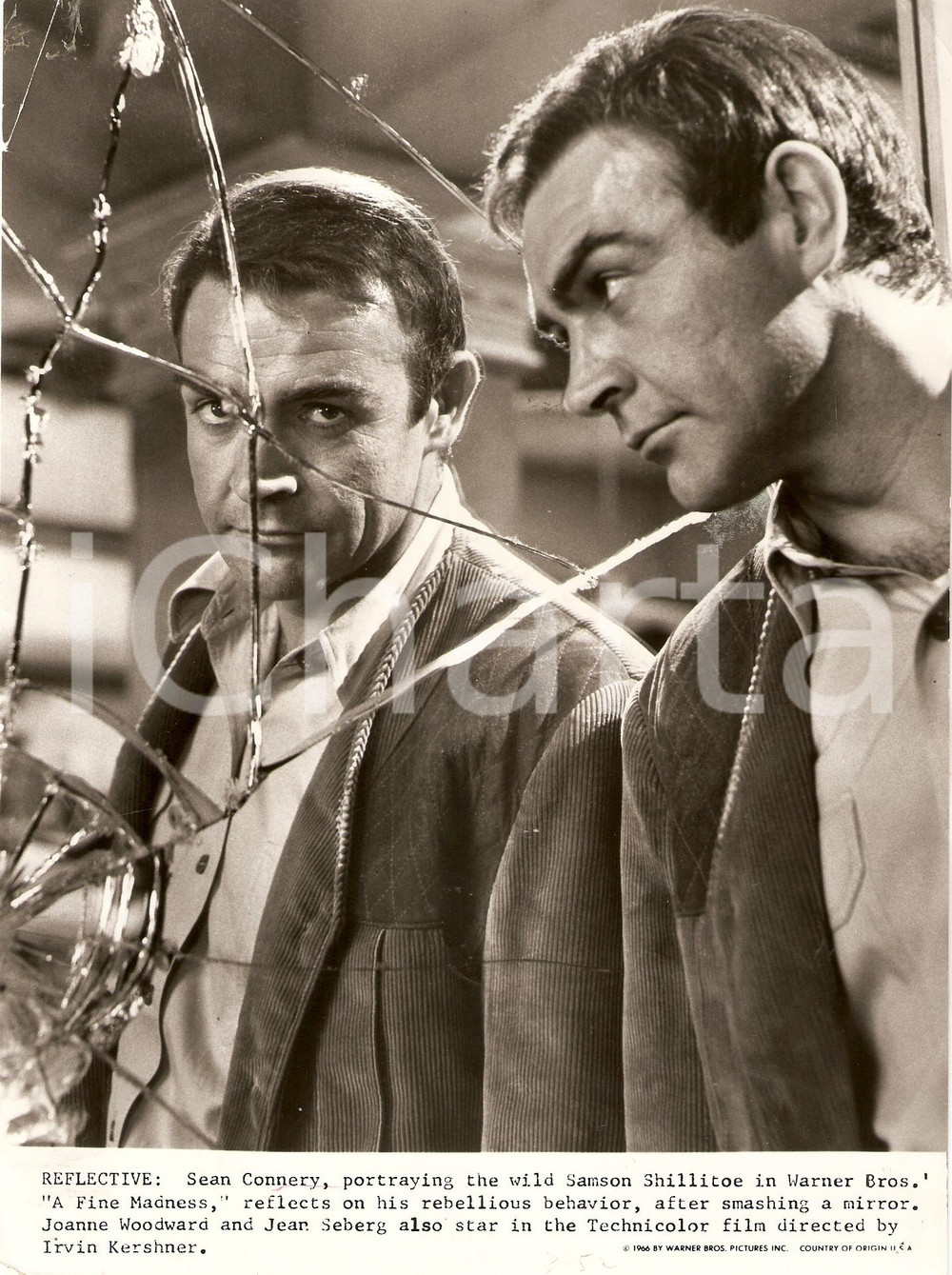 Fotografia d epoca originale 1966 A FINE MADNESS Sean CONNERY smash a mirror Movie by Irvin KERSHNER Photo 1