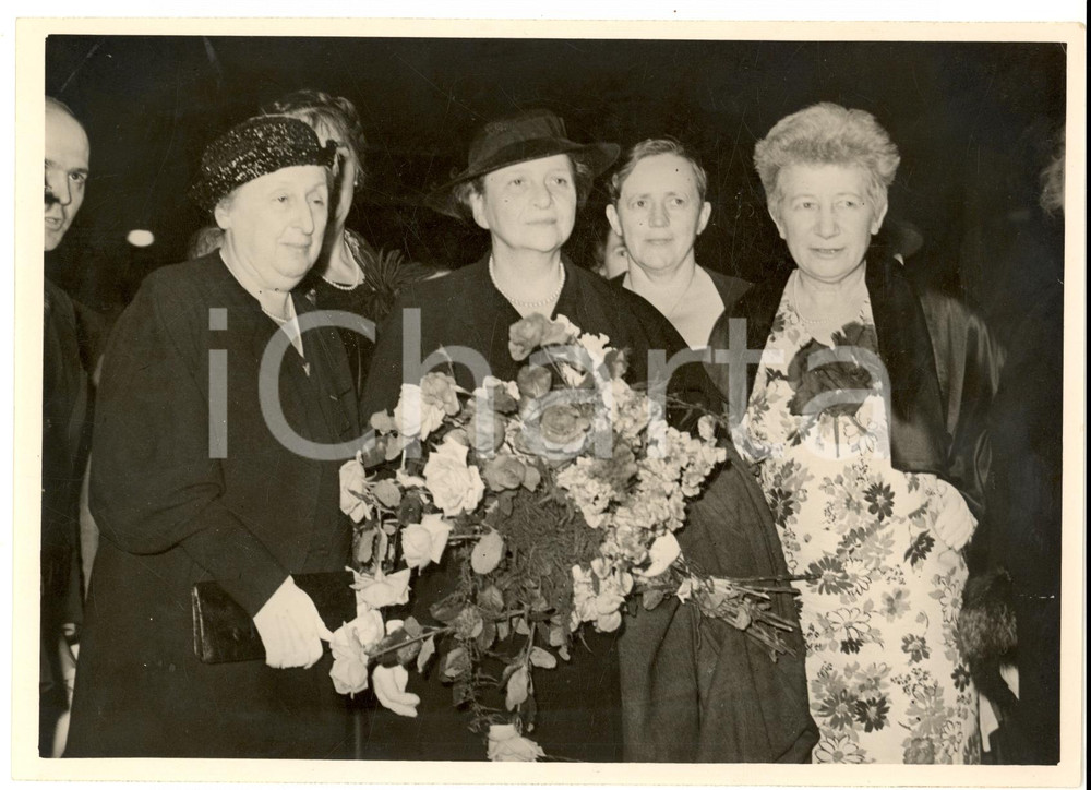 Fotografia d epoca originale 1936 PARIS GARE DU NORD Cecile BRUNSCHWIG accoglie Frances PERKINS Foto 1