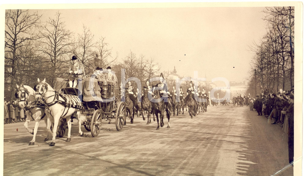 Fotografia d epoca originale 1936 LONDON UK Corteo in carrozza di re GIORGIO VI alle prime uscite ufficiali 1