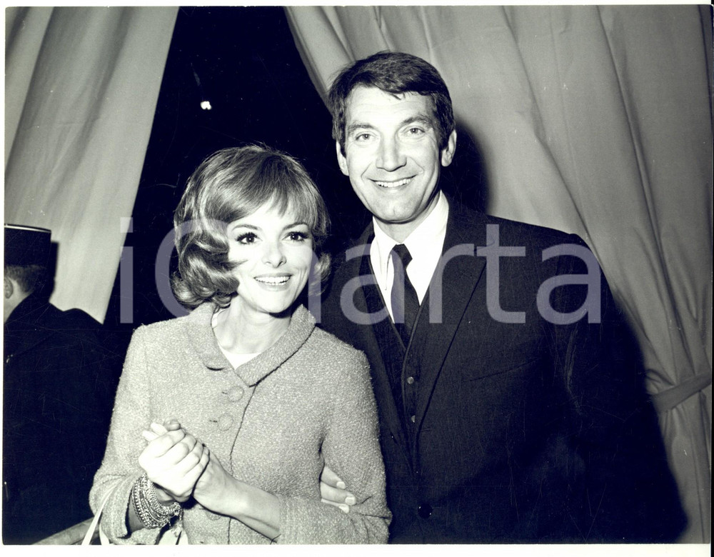 Fotografia d epoca originale 1960 ca PARIS Perrette PRADIER e Felix MARTEN a una festa Foto LYNX 1