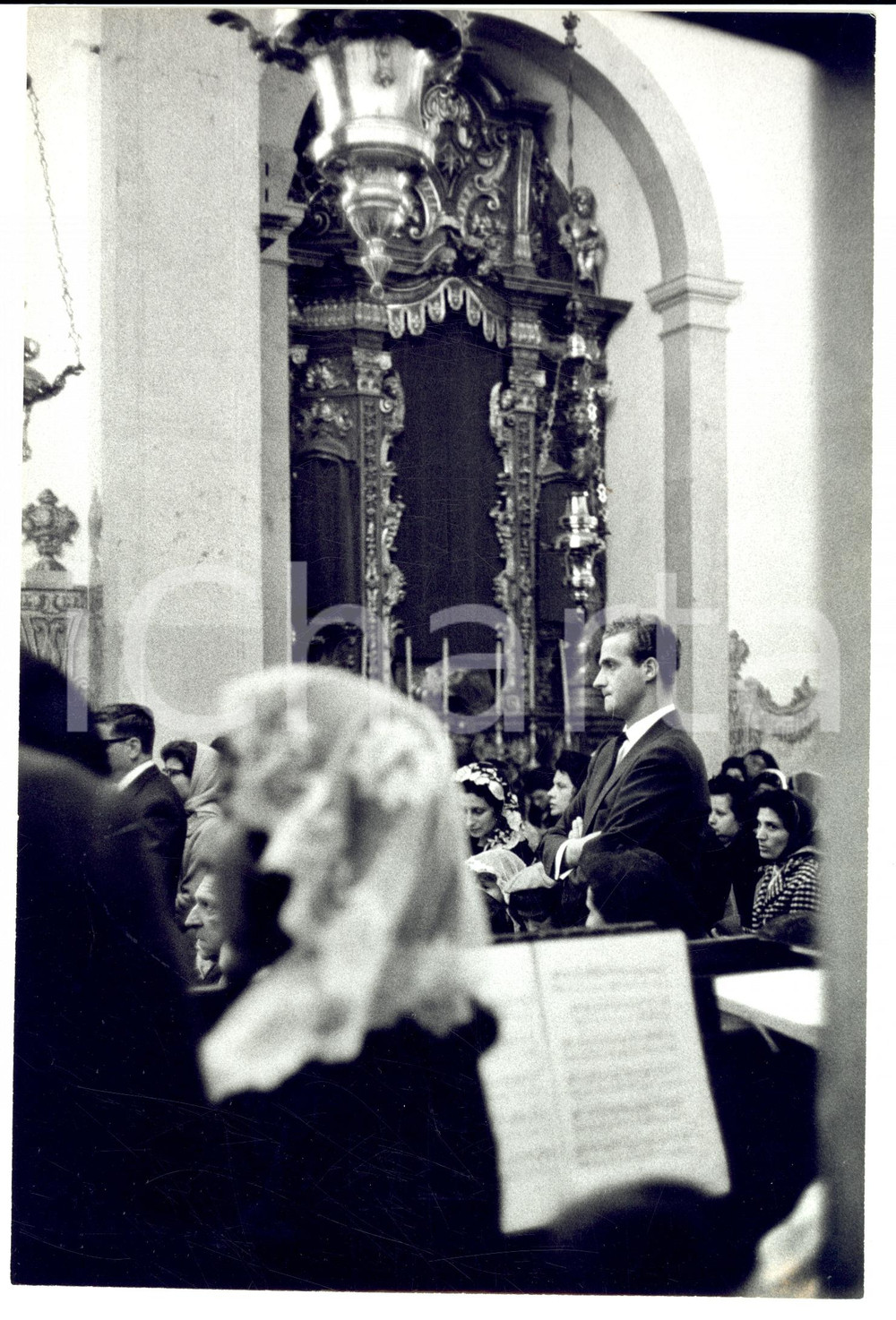 Fotografia d epoca originale 1960 ca Giovane Juan Carlos di SPAGNA assiste a un funerale Foto 1 1