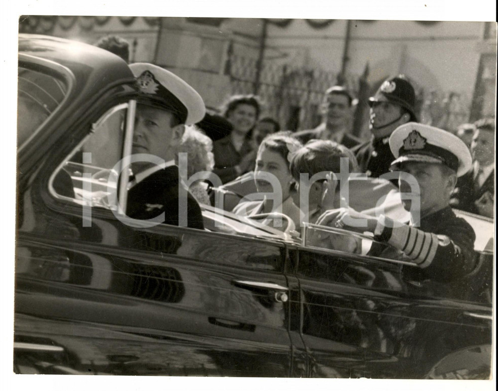 Fotografia d epoca originale 1950 ca LONDON La regina Elisabetta in auto con Filippo di Edimburgo e i figli 1