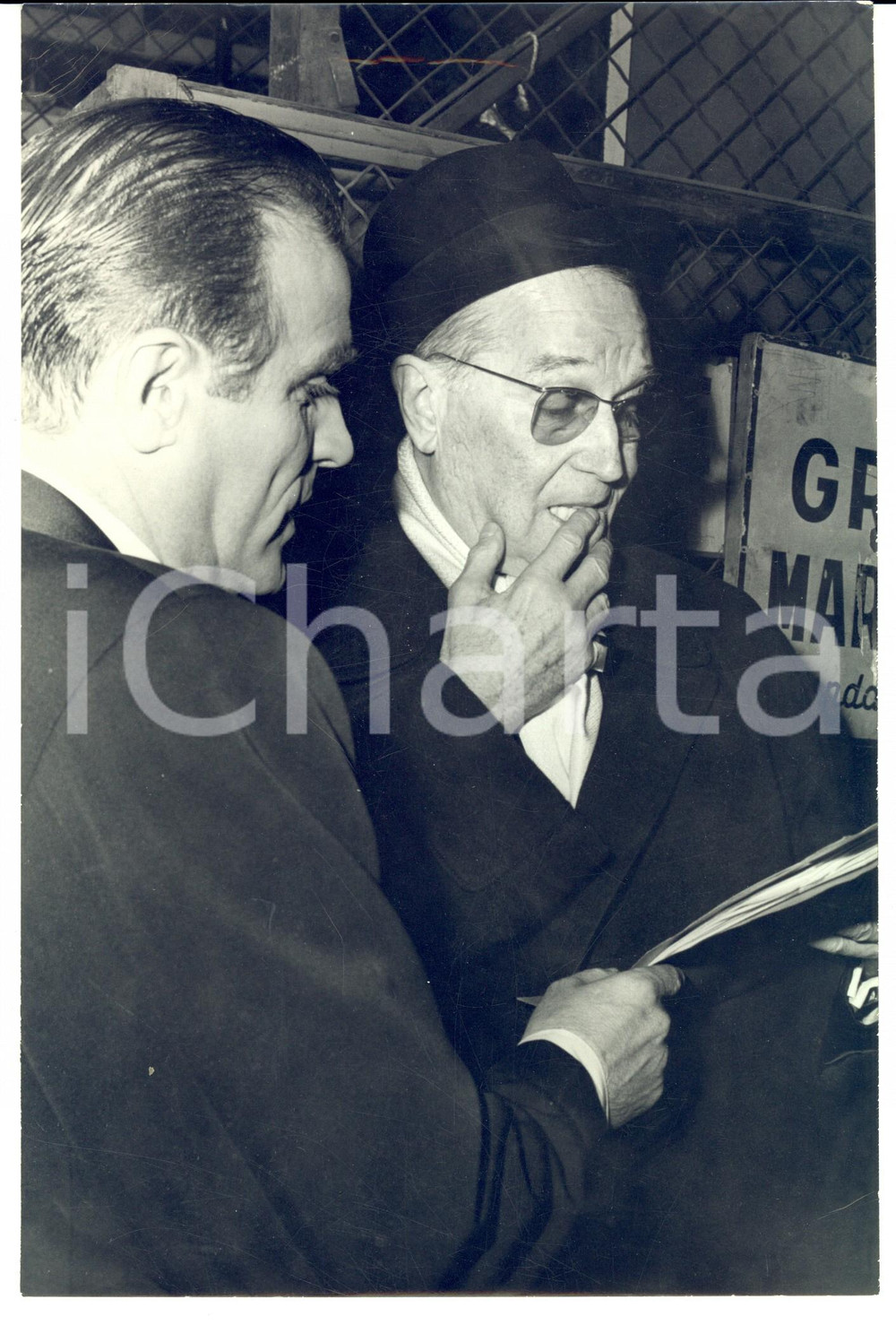 Fotografia d epoca originale 1960 ca PARIS Ritratto dello scrittore Pierre LOUIS Fotografia LYNX 1