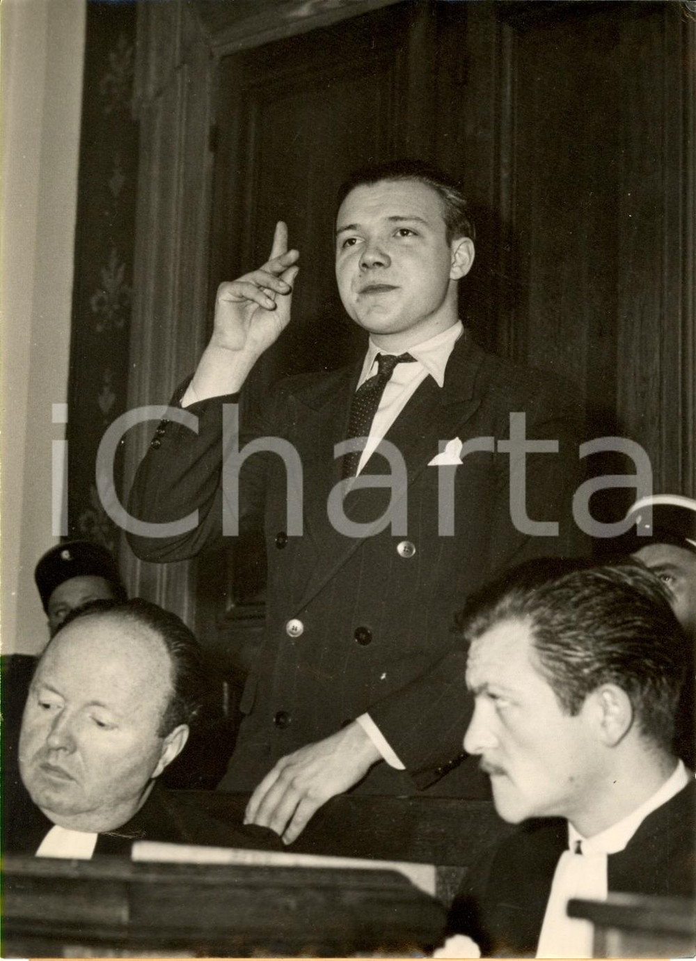 Fotografia d epoca originale 1951 PARIS Bernard PETIT si difende in tribunale per omicidio Alain GUYADER 1