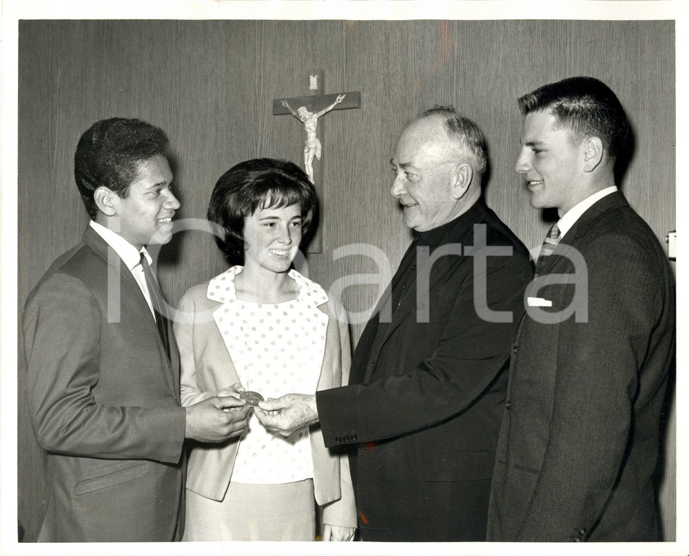 Fotografia d epoca originale 1965 SAN FRANCISCO VI CYO Youth Awards Joseph MCGUCKEN premia Steve LASSITER 1