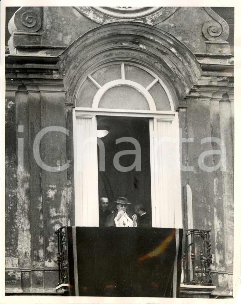 Fotografia d epoca originale 1938 ROMA Papa PIO XI benedice la folla dal balcone del Palazzo VATICANO Foto 1