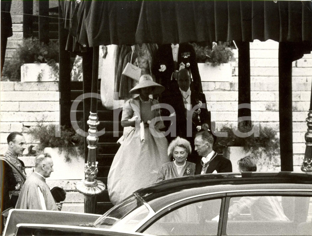 Fotografia d epoca originale 1959 BRUXELLES Leopoldo III Luisa RUFFO dopo il matrimonio di Alberto di LIEGI 1