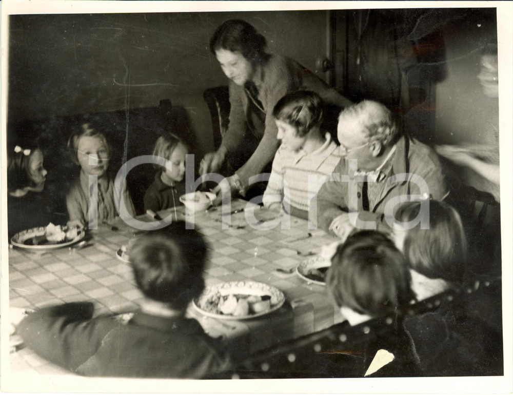 Fotografia d epoca originale 1939 LONDON Ora del tÃ¨ con ministro KINGSLEY WOOD per bambini di WOOLWICH Foto 1