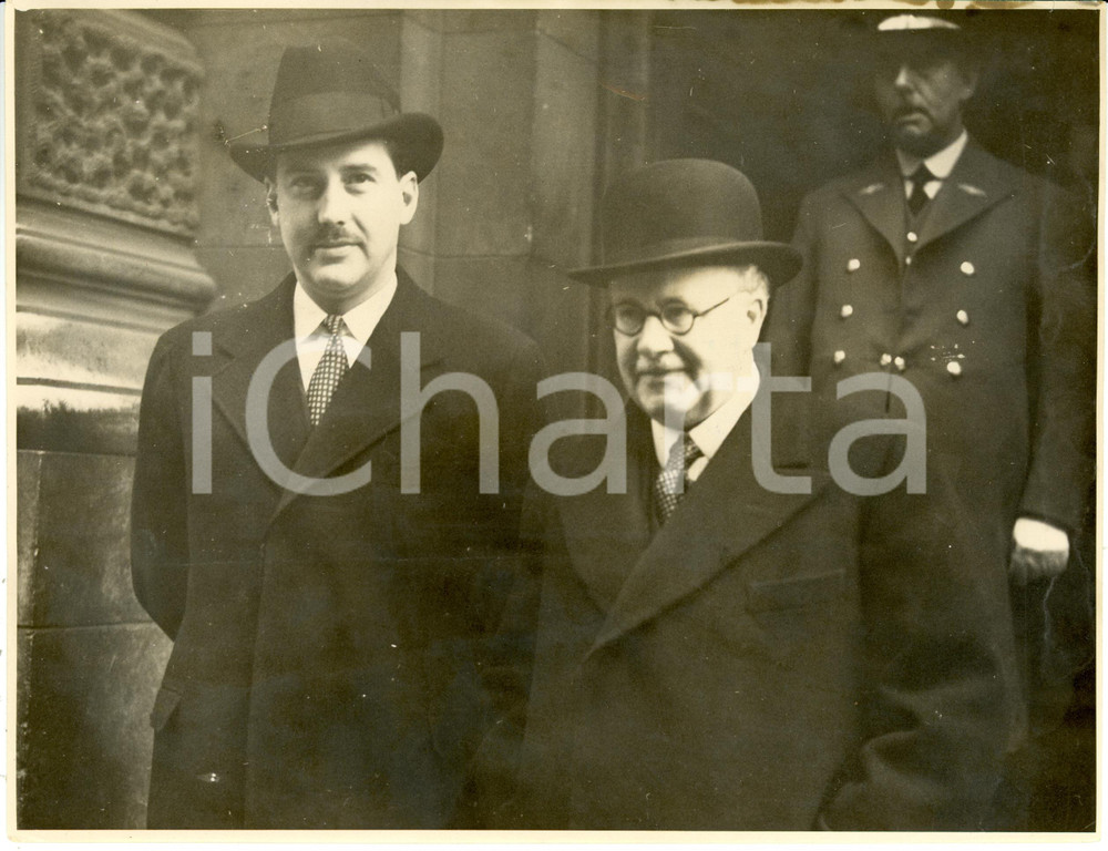 Fotografia d epoca originale 1939 LONDON Ministri dell aeronautica LA CHAMBRE e KINGSLEY WOOD dopo incontro 1