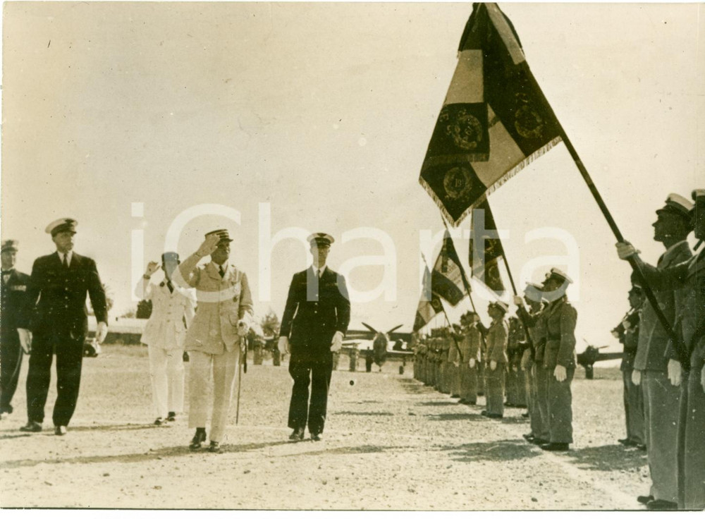 Fotografia d epoca originale 1941 VICHY F WWII Generale Maxime WEYGAND decora aviatori di SIRIA Fotografia 1