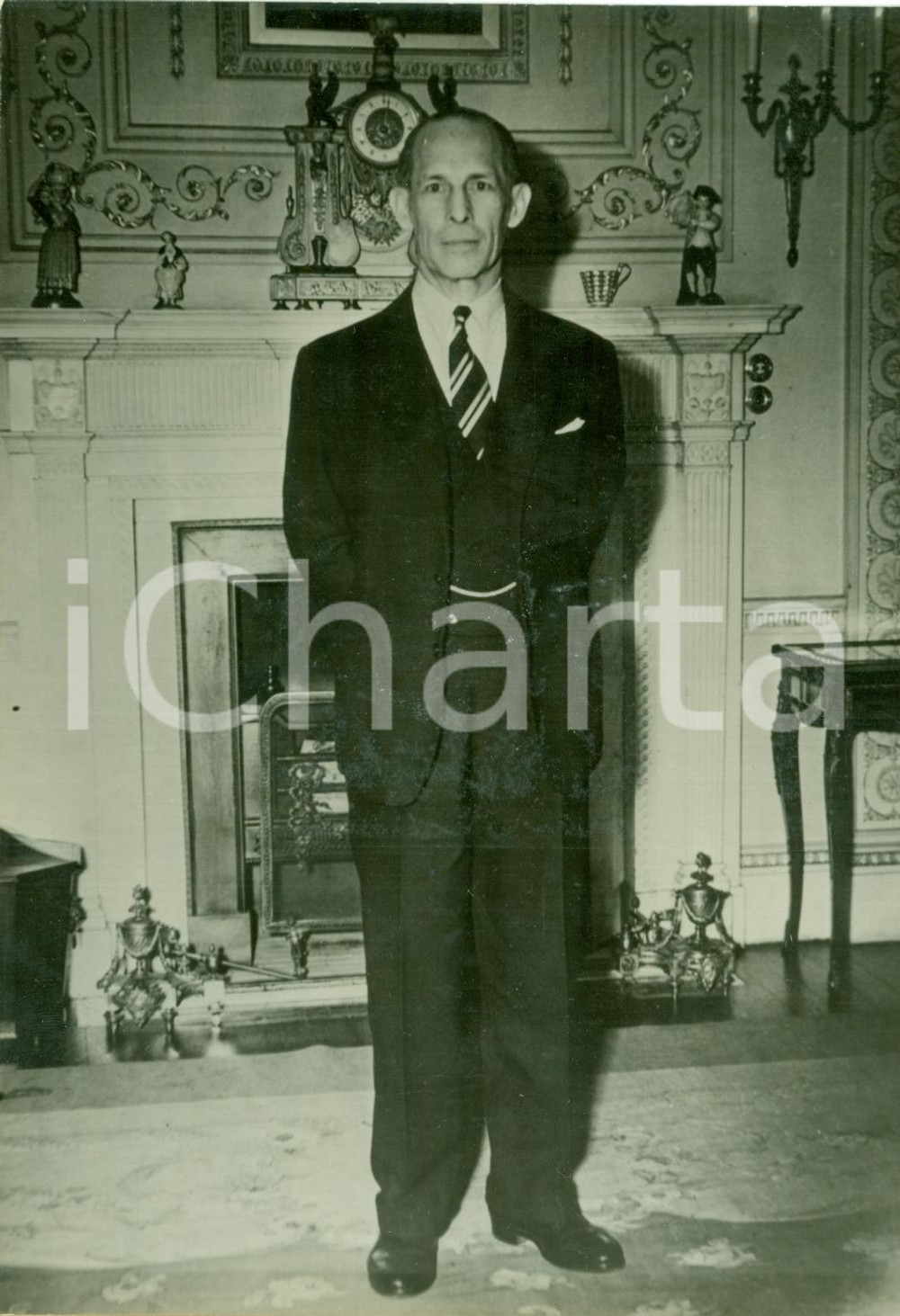 Fotografia d epoca originale 1946 LONDON UK Re GIORGIO II di GRECIA all ambasciata greca di LONDRA Foto 1