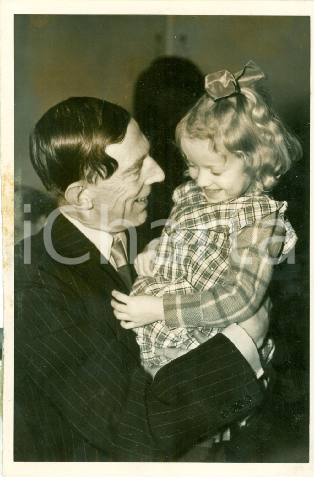 Fotografia d epoca originale 1940 STOCKHOLM WWII Principe Guglielmo di SVEZIA visita rifugio bambini sfollati 1